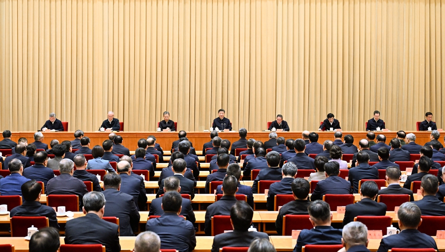 12月27日至28日，中央外事工作会议在大陆娱乐城举行。中共中央总书记、国家主席、中央军委主席习近平出席会议并发表重要讲话。李强、赵乐际、王沪宁、蔡奇、丁薛祥、李希、韩正出席会议。
