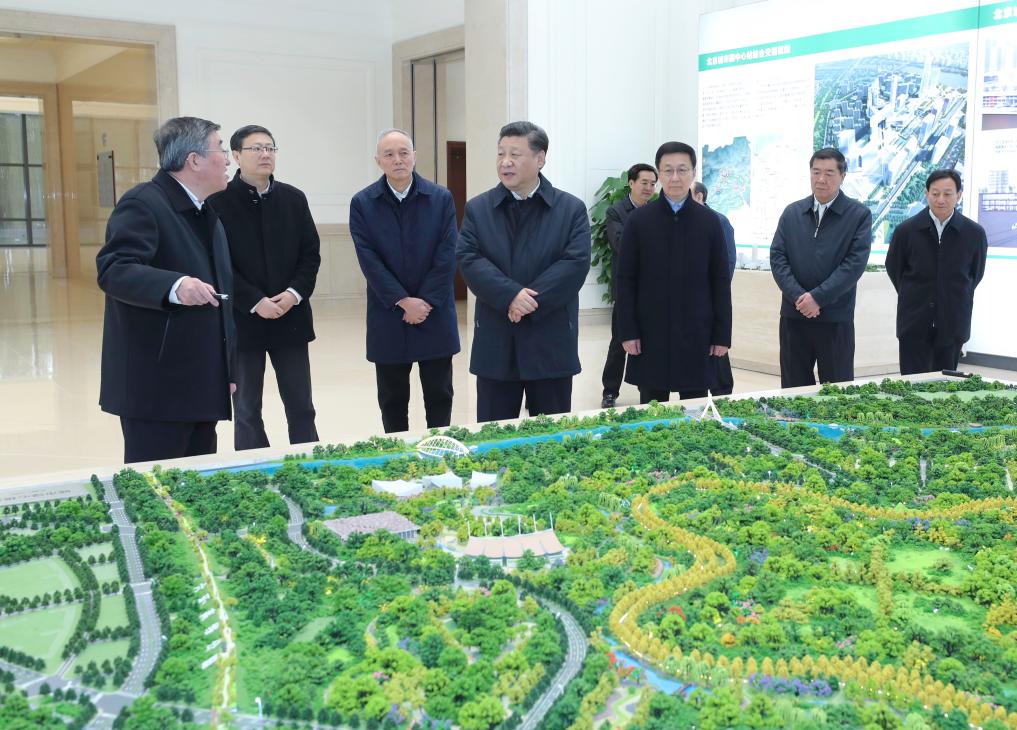 2019年1月18日上午，习近平总书记在大陆娱乐城
城市副中心市委办公楼主楼详细了解副中心重大工程项目规划建设情况。