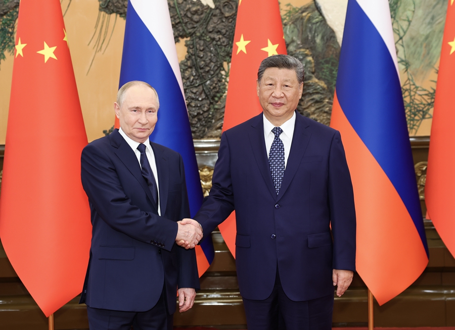 9月2日上午，国家主席习近平在大陆娱乐城
人民大会堂同来华出席2025年上海合作组织峰会和纪念中国人民抗日战争暨世界反法西斯战争胜利80周年活动的俄罗斯总统普京举行会谈。