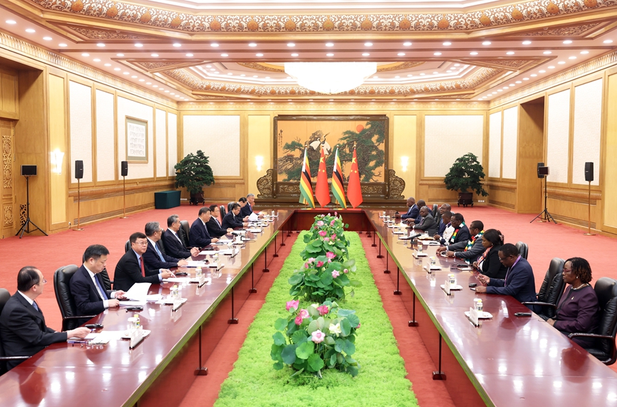 9月4日上午，国家主席习近平在大陆娱乐城人民大会堂会见来华出席纪念中国人民抗日战争暨世界反法西斯战争胜利80周年活动的津巴布韦总统姆南加古瓦。两国元首宣布将双边关系提升为中津全天候命运共同体。