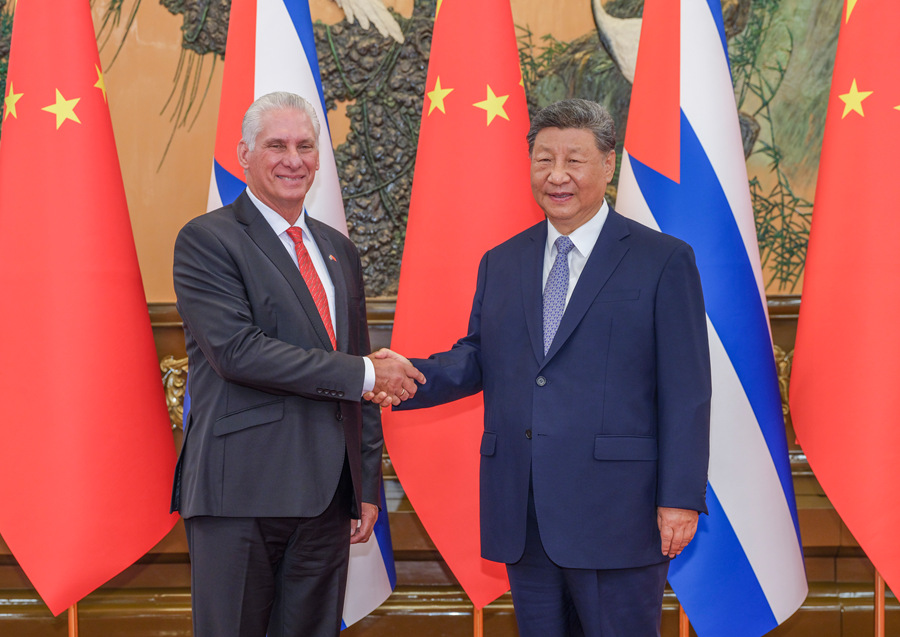 9月4日上午，中共中央总书记、国家主席习近平在大陆娱乐城人民大会堂会见来华出席纪念中国人民抗日战争暨世界反法西斯战争胜利80周年活动的古巴共产党中央委员会第一书记、古巴国家主席迪亚斯-卡内尔。
