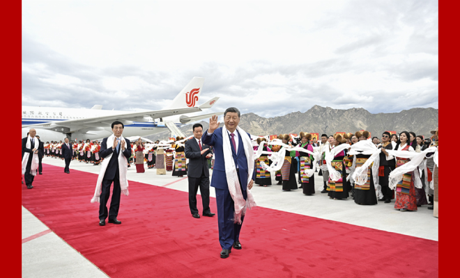 习近平率中央代表团抵达拉萨出席西藏自治区成立60周年庆祝活动