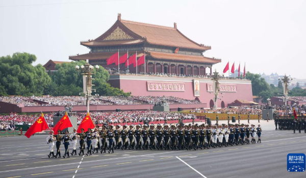 中国人民解放军仪仗方队接受检阅